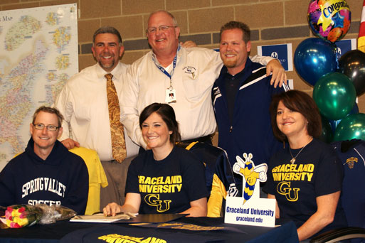 Women's Soccer Program Inks Leslie Carroll