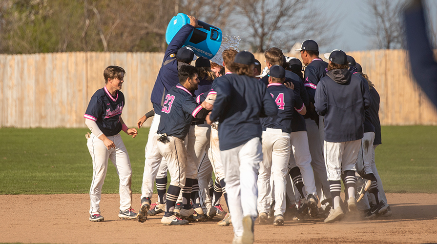 Yellowjackets Walk Off in Game Two For Split With Wildcats