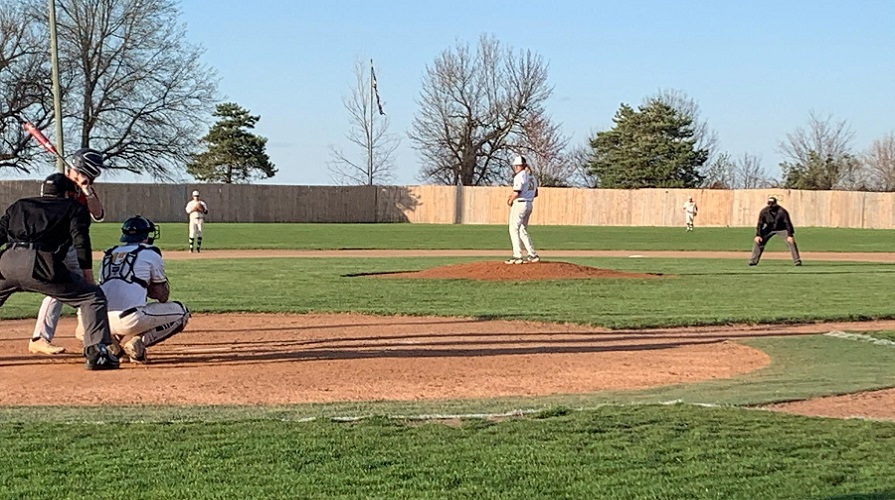 Baseball Sweeps Hannibal-LaGrange in Home Doubleheader