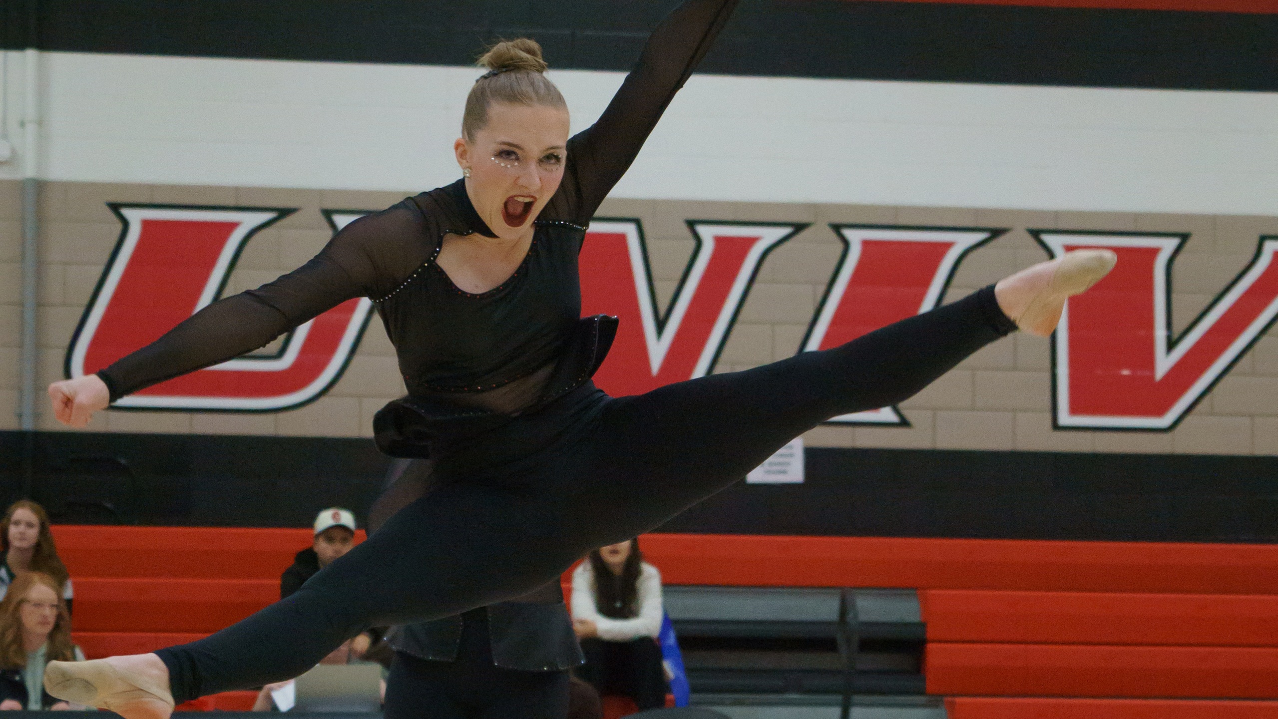 Yellowjackets Place Sixth at Heart Conference Dance Championships