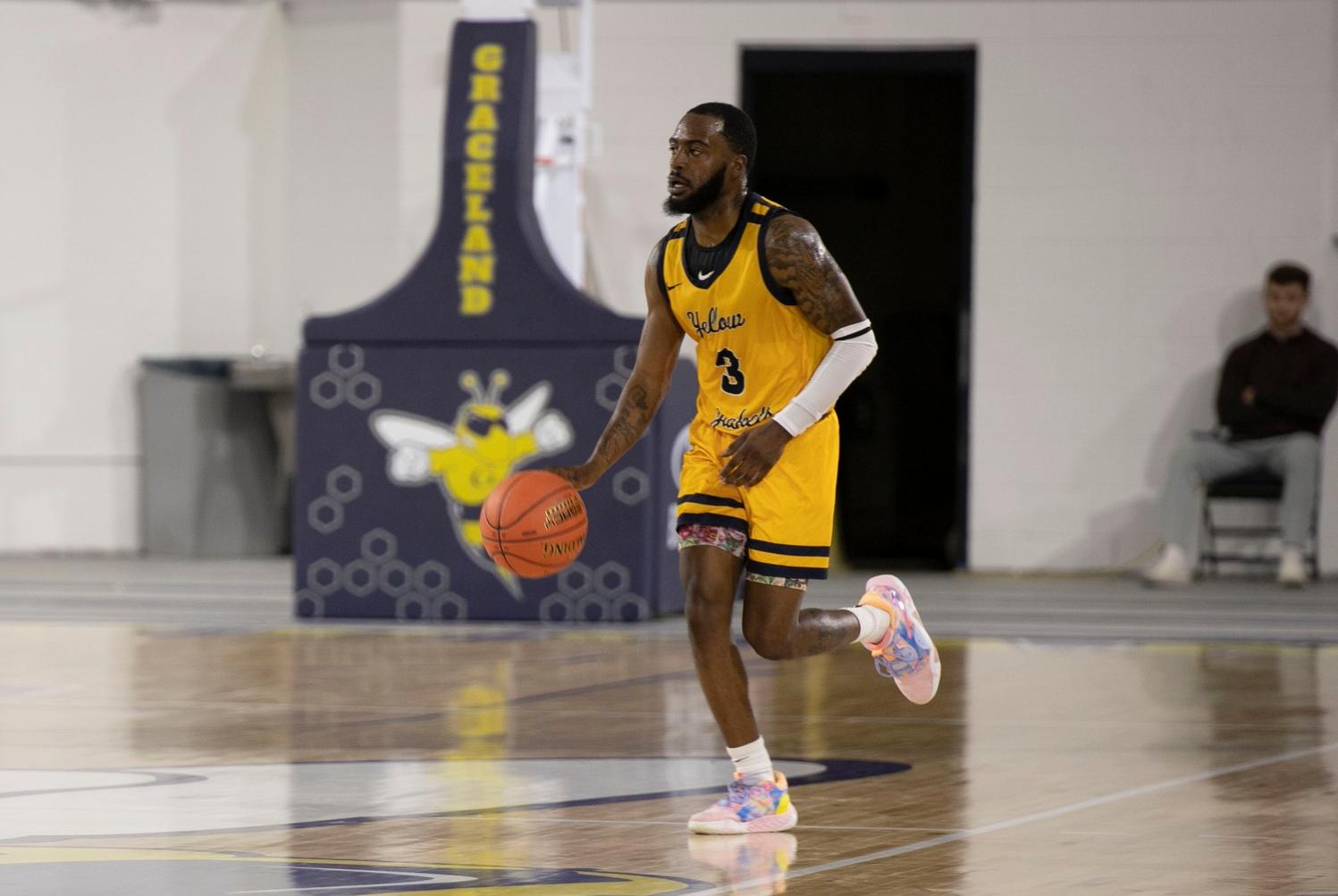Men's Basketball Bit by the Wildcats