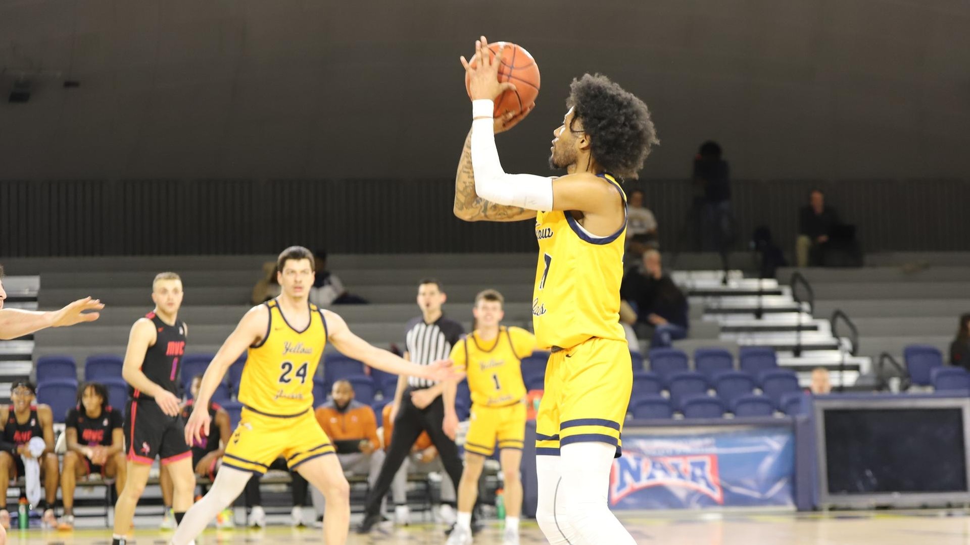 Men's Basketball Conquered the Vikings