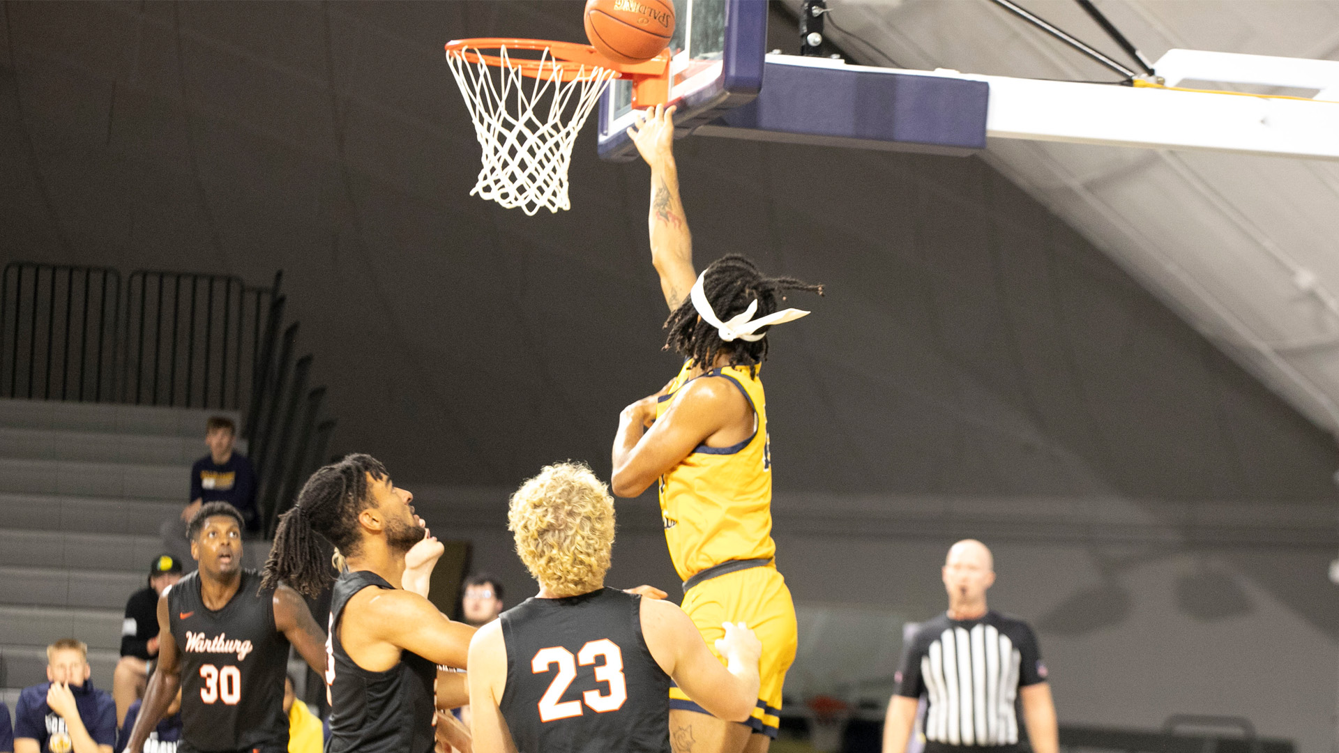 Men&rsquo;s Basketball Taken Down by Waldorf