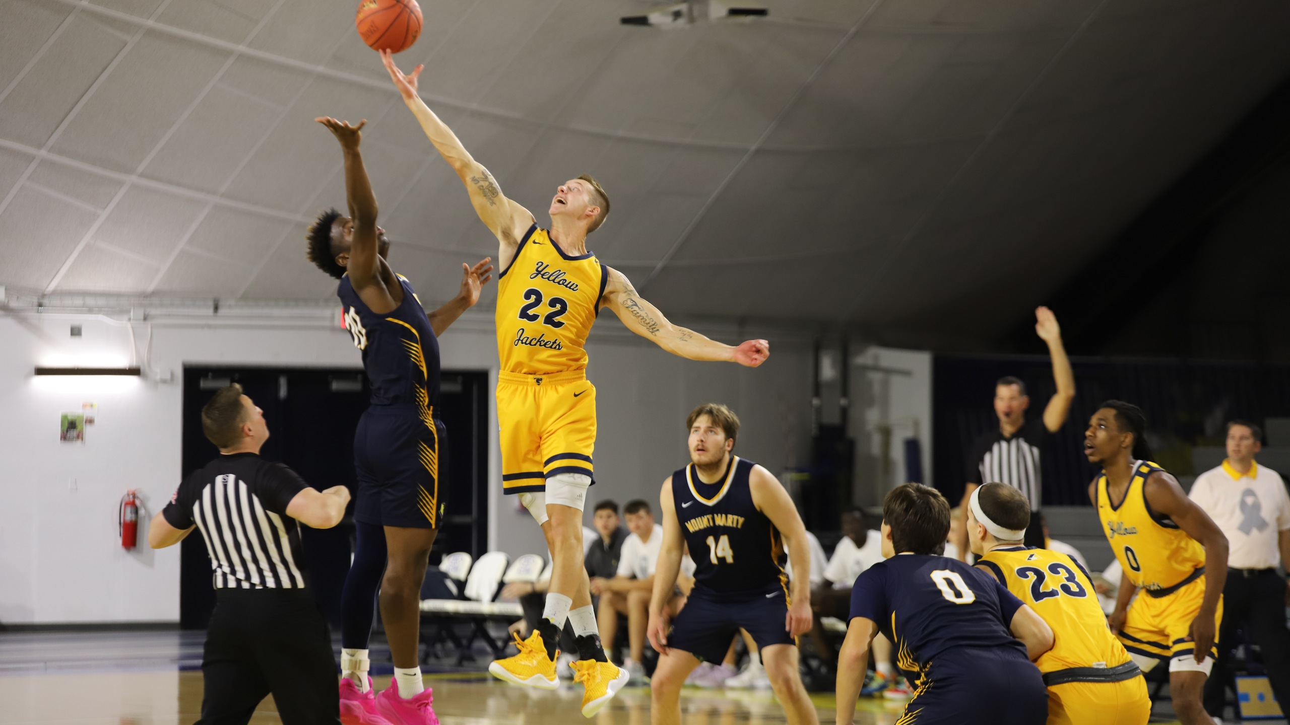 Men's Basketball Stays Perfect with Road Win in Canton