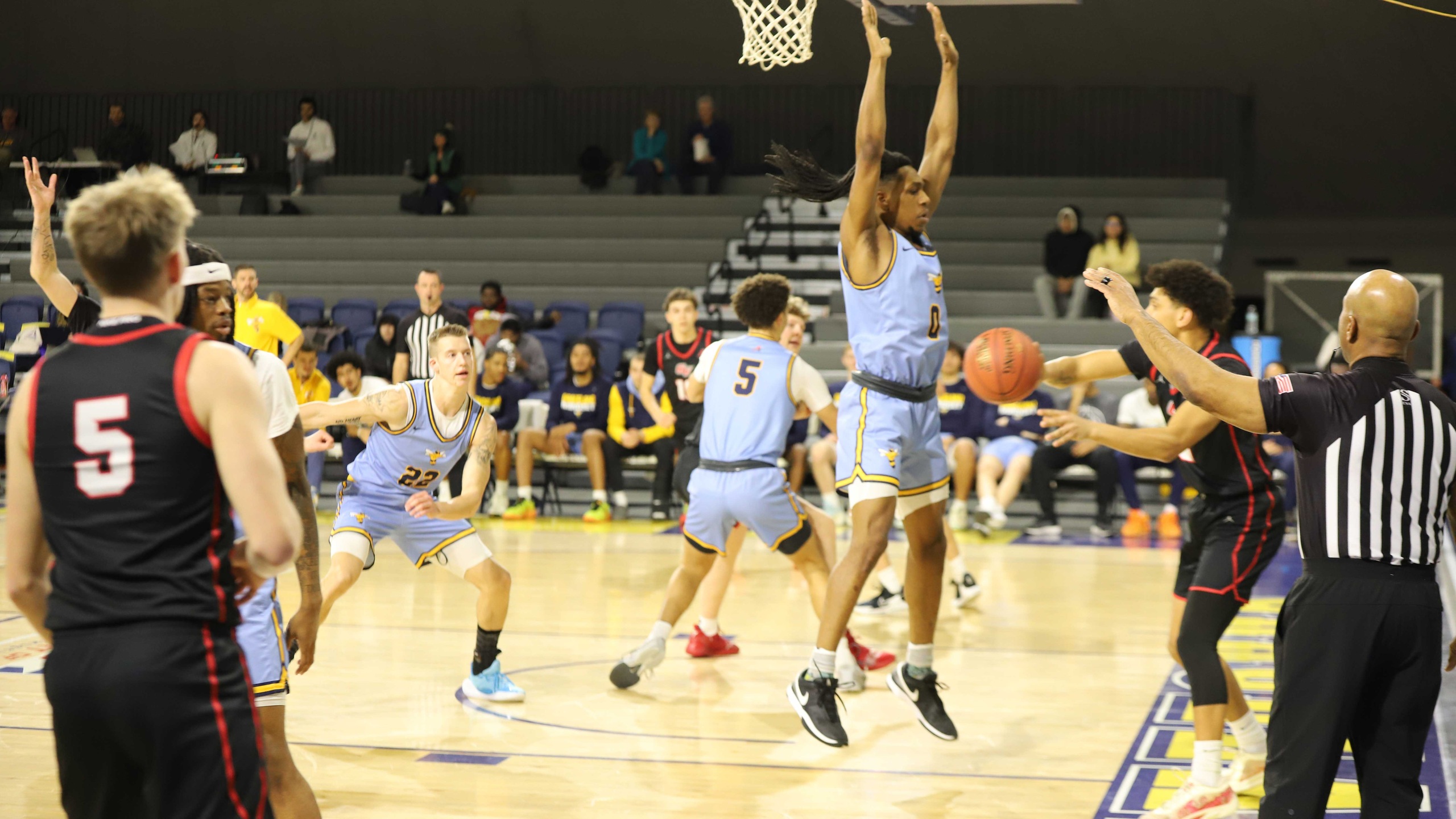 Graceland Controls Second Half to Defeat Grand View, 71-60