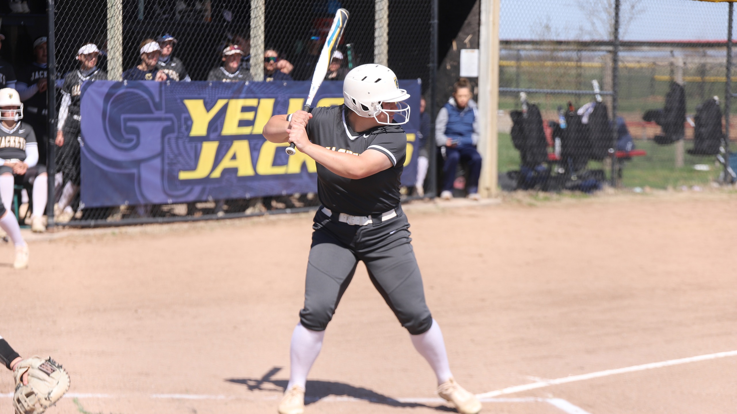 Graceland Softball Falls to Mount Mercy in Conference-Opening Doubleheader