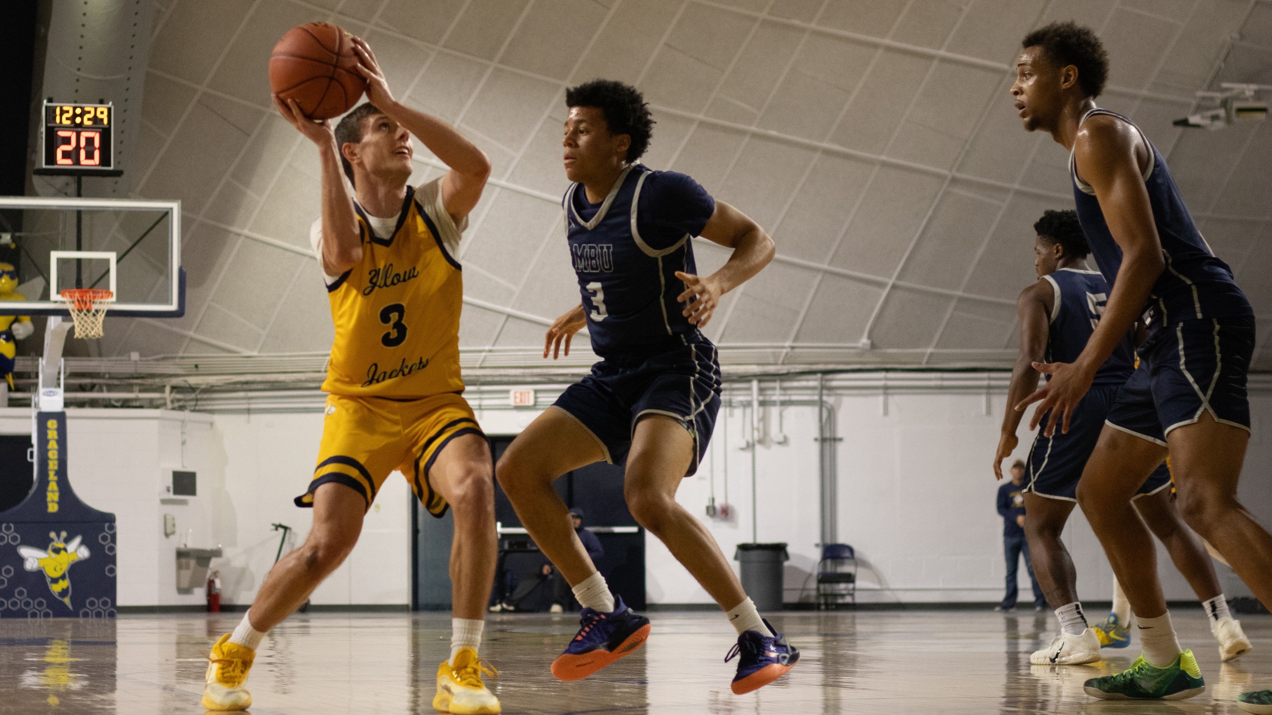 Nine Straight and 1K for Busch: Yellowjackets Keep Rolling in Heart Play