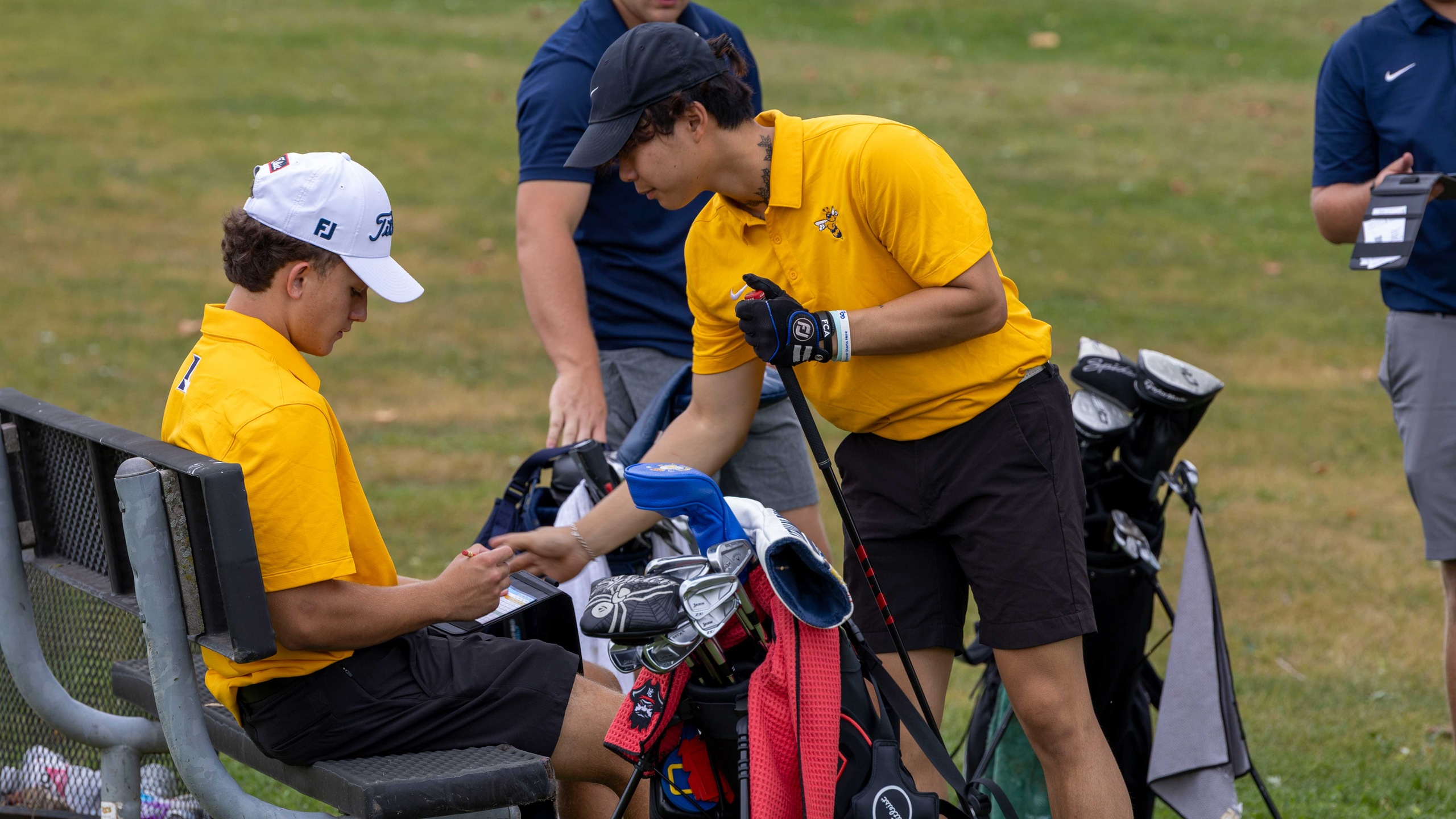 Graceland Finishes 11th at Simpson Invite, Webb Leads Yellowjackets