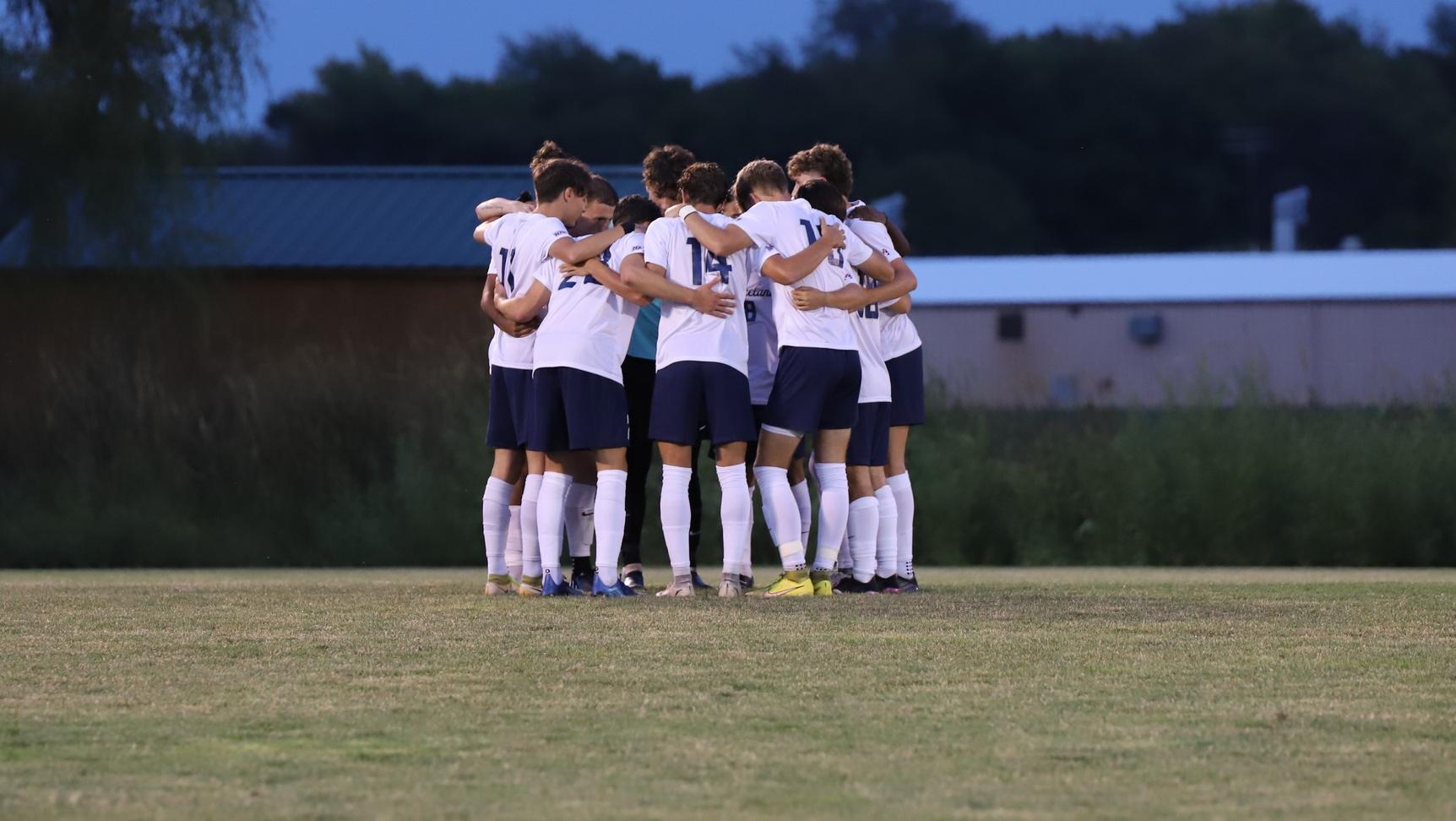 Men's Soccer Falls to No.1 Ranked Eagles