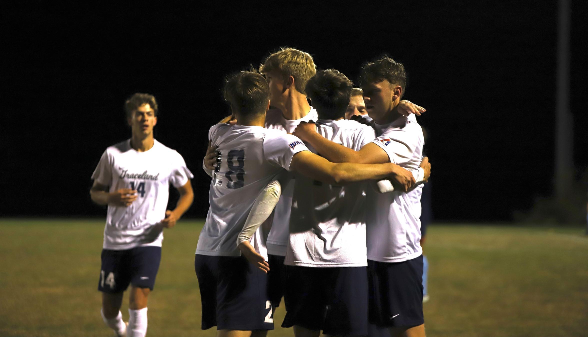 Men's Soccer Defeated Late in the Second Half by Wildcats.