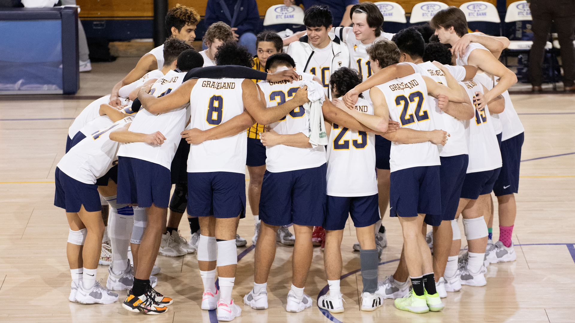 Men's Volleyball Falls to the No.7 Warriors in the Season Opener