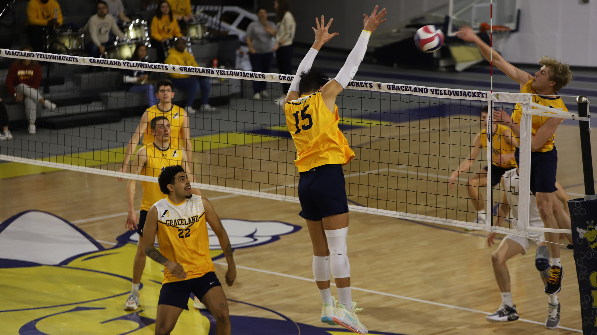 Men&rsquo;s Volleyball Falls to the Pride