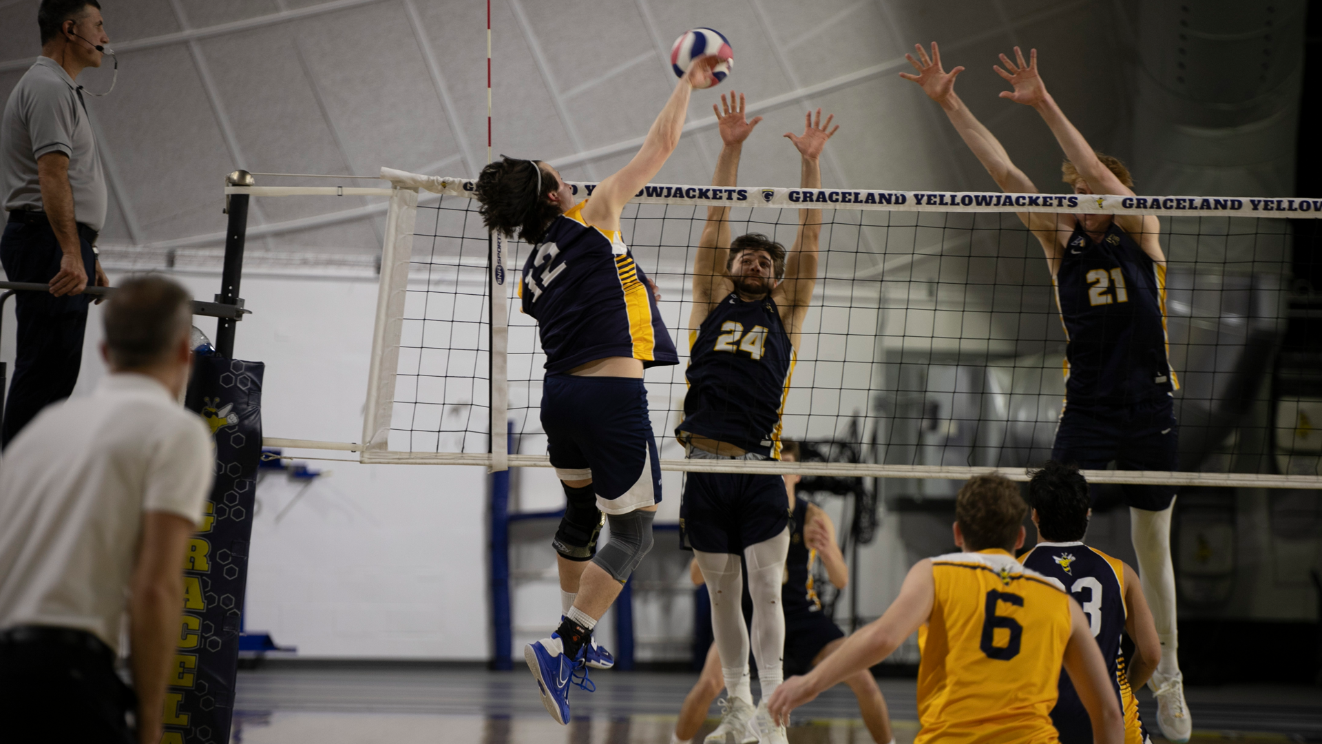 Men&rsquo;s Volleyball Halted by No. 8 Park