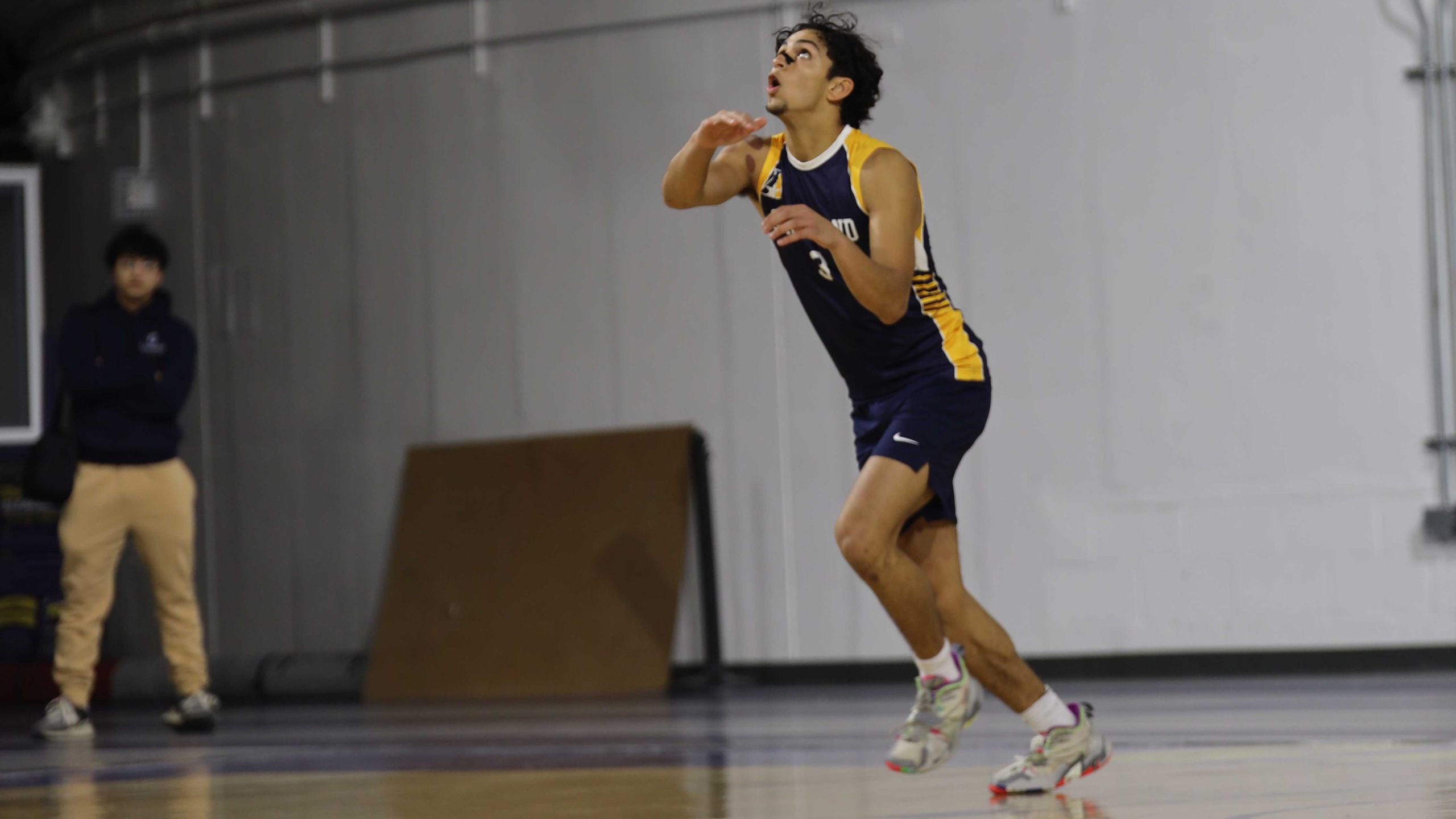 Graceland Falls to Mount Mercy in Straight Sets