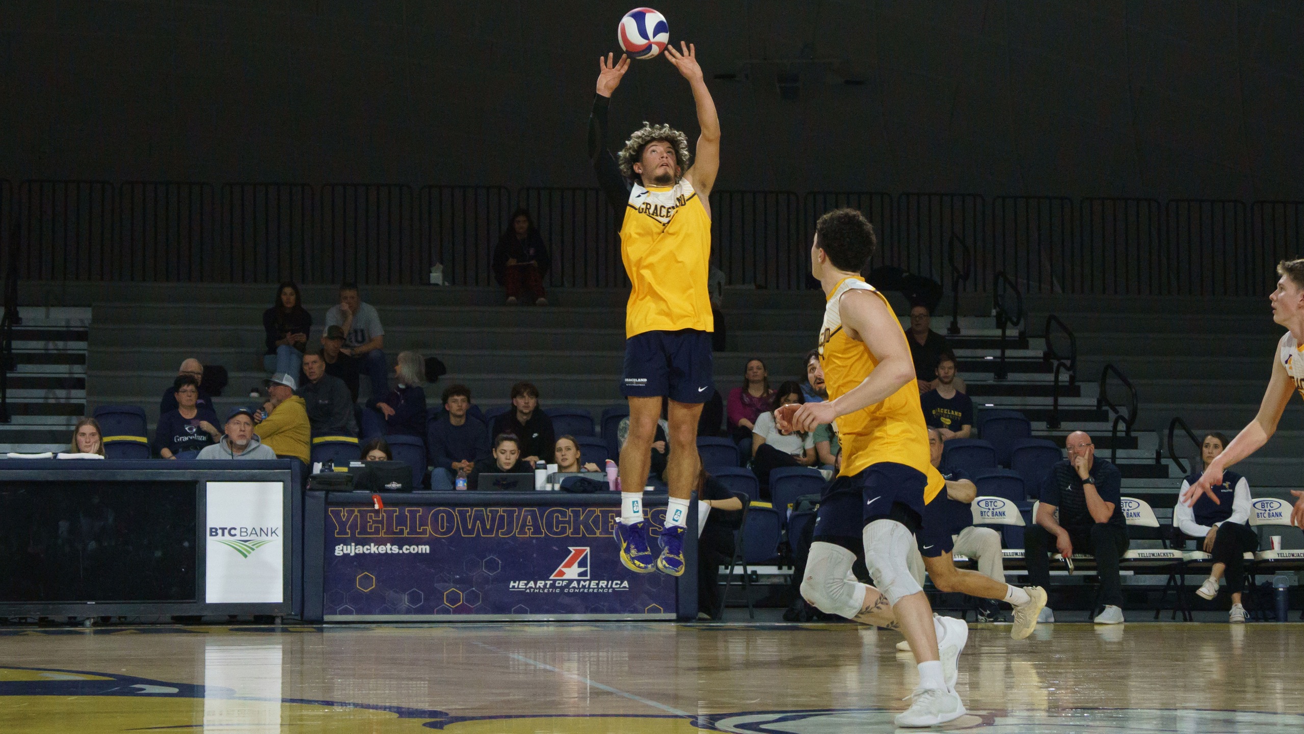 Yellowjackets Fall to Clarke in Four Sets