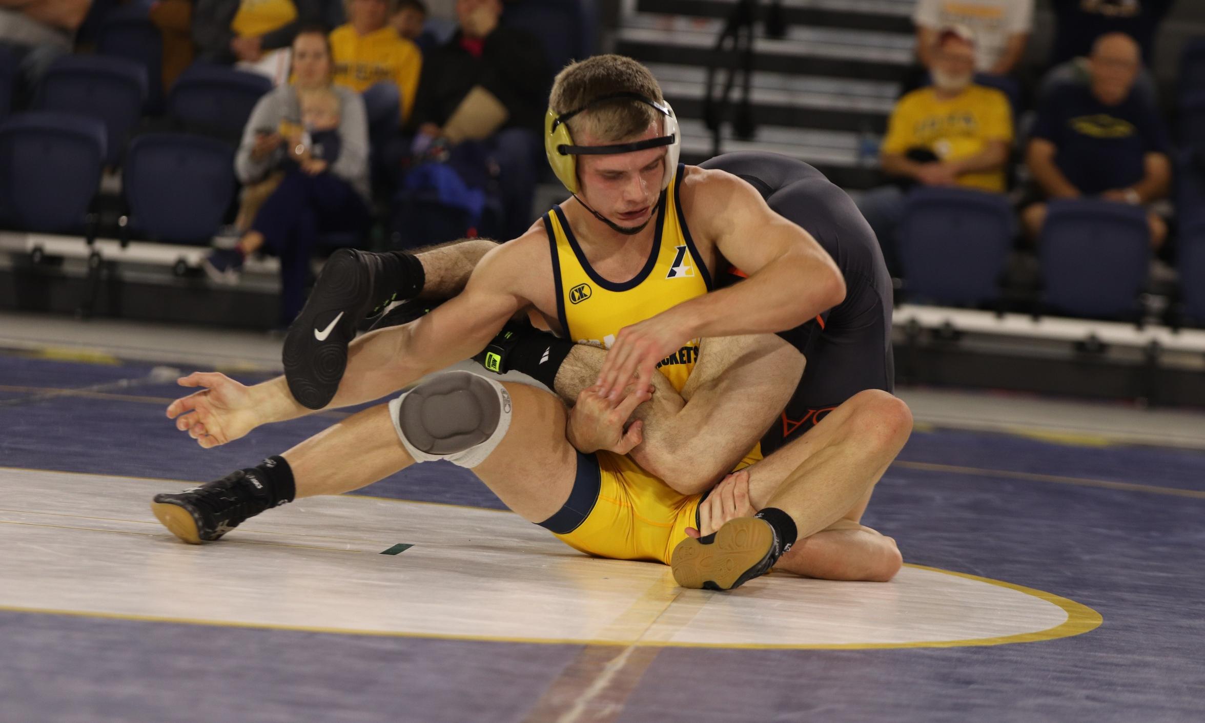 Wrestling Falls to Wildcats