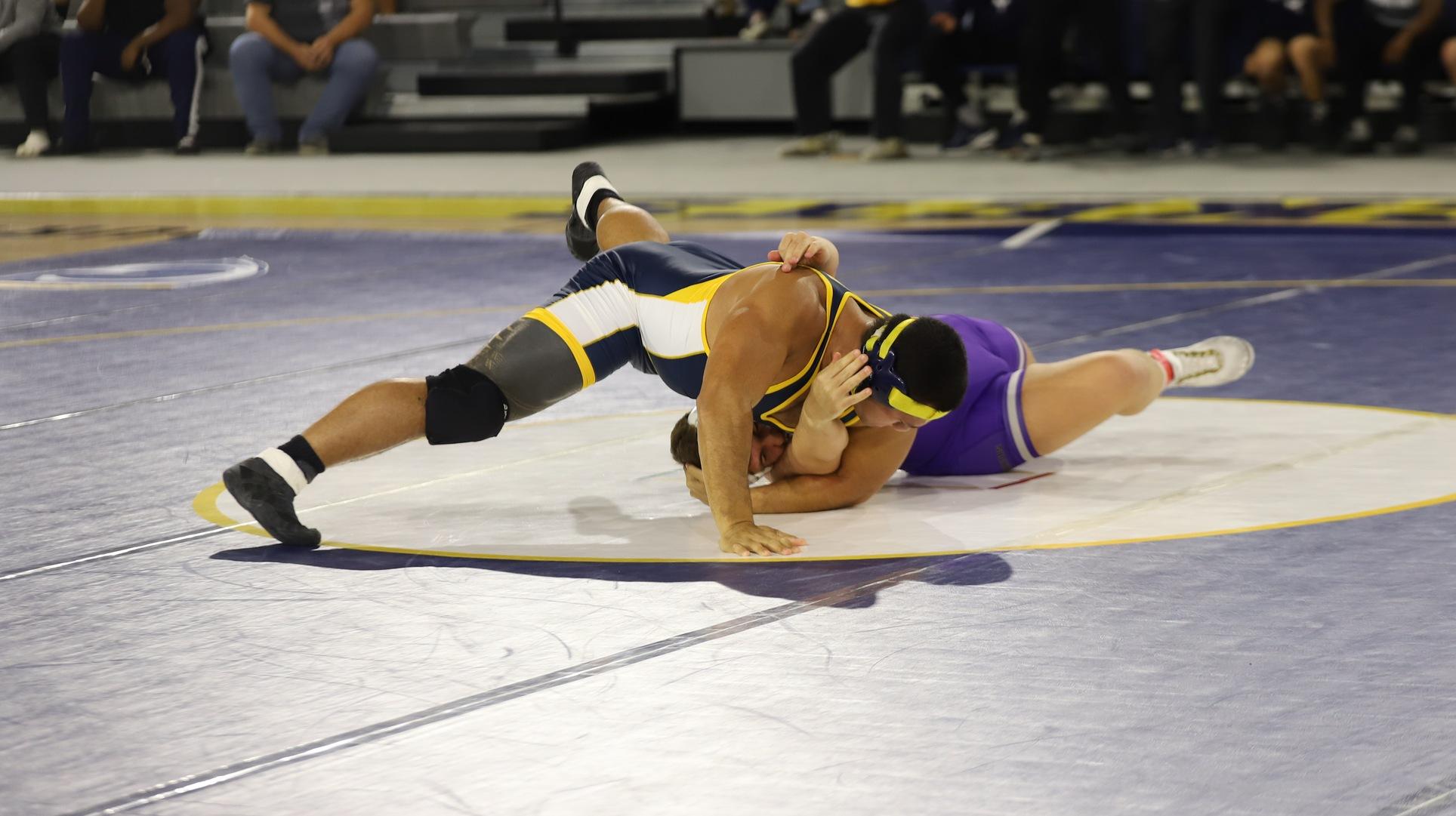 12 Place at Luther Hill Invitational; Toese Takes Home Individual Title; Thomas Placed Second and Lupton Third.