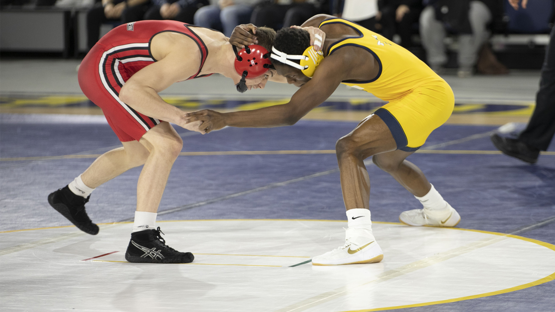 Men's Wrestling Pins the Ravens