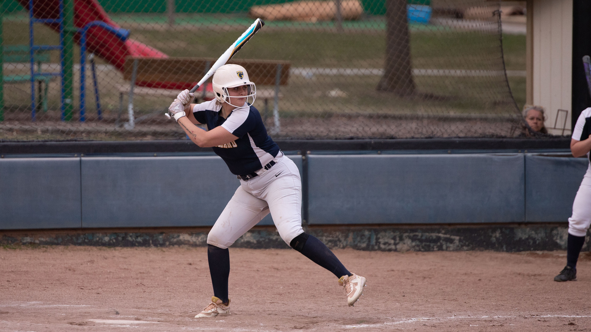 Softball Ends Doubleheader Even With the Patriots