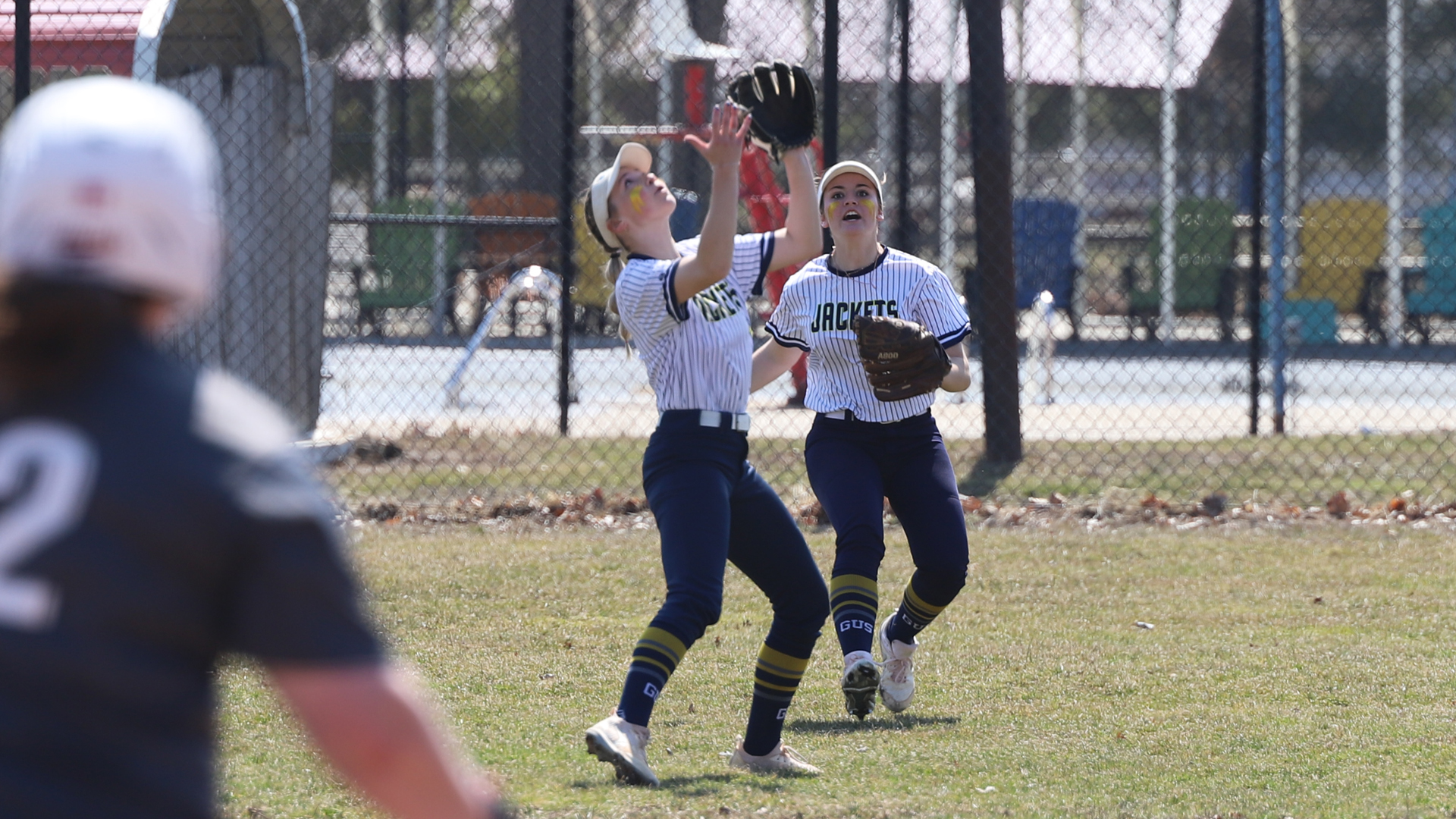 Softball Split with the Pioneers
