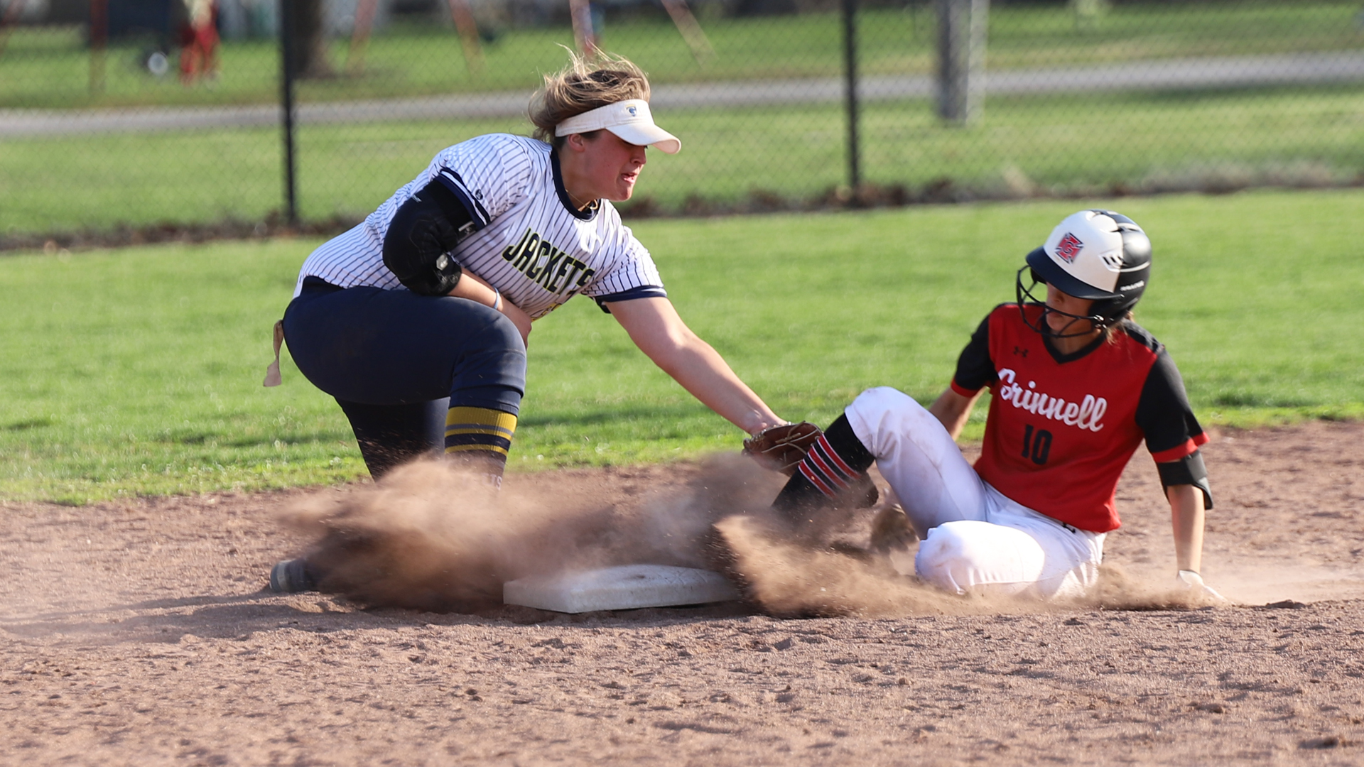 Softball Takes Victory Over the Pioneers