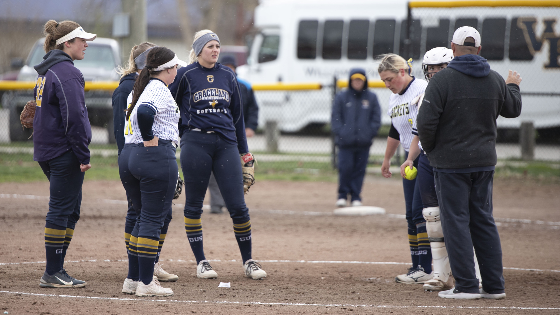 Softball Falls to Mount Mercy in Doubleheader