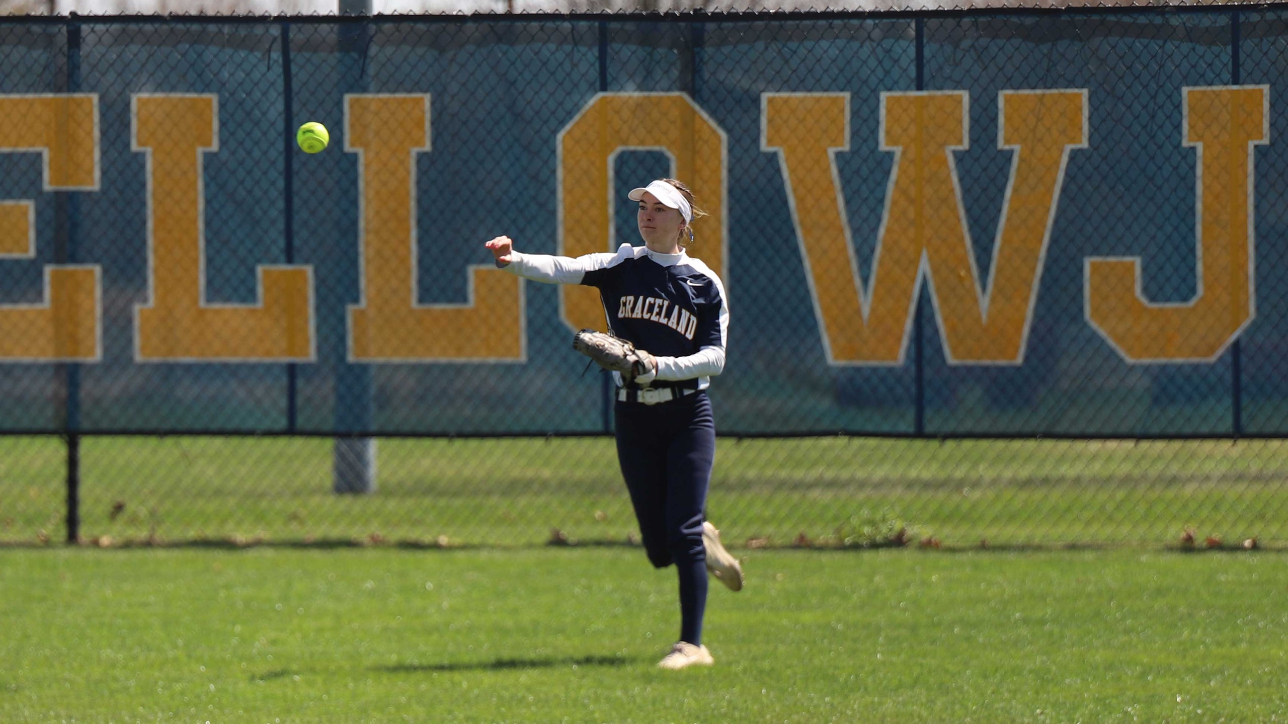 Yellowjackets Drop Twin Bill to Baker in Conference Softball Matchup