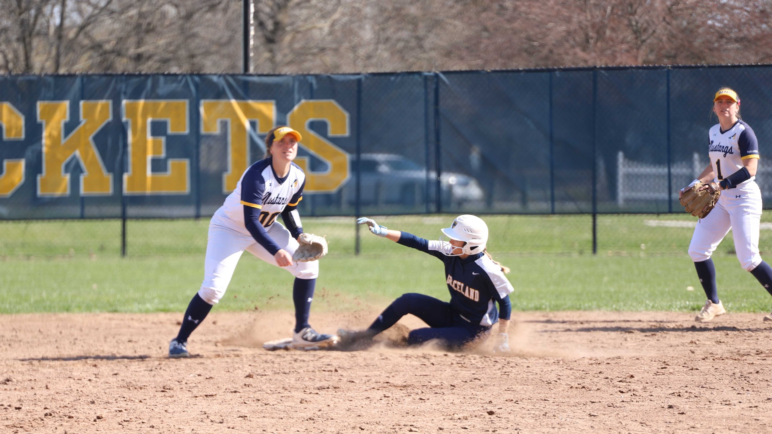 Mount Mercy shuts out Graceland in Sunday HAAC doubleheader