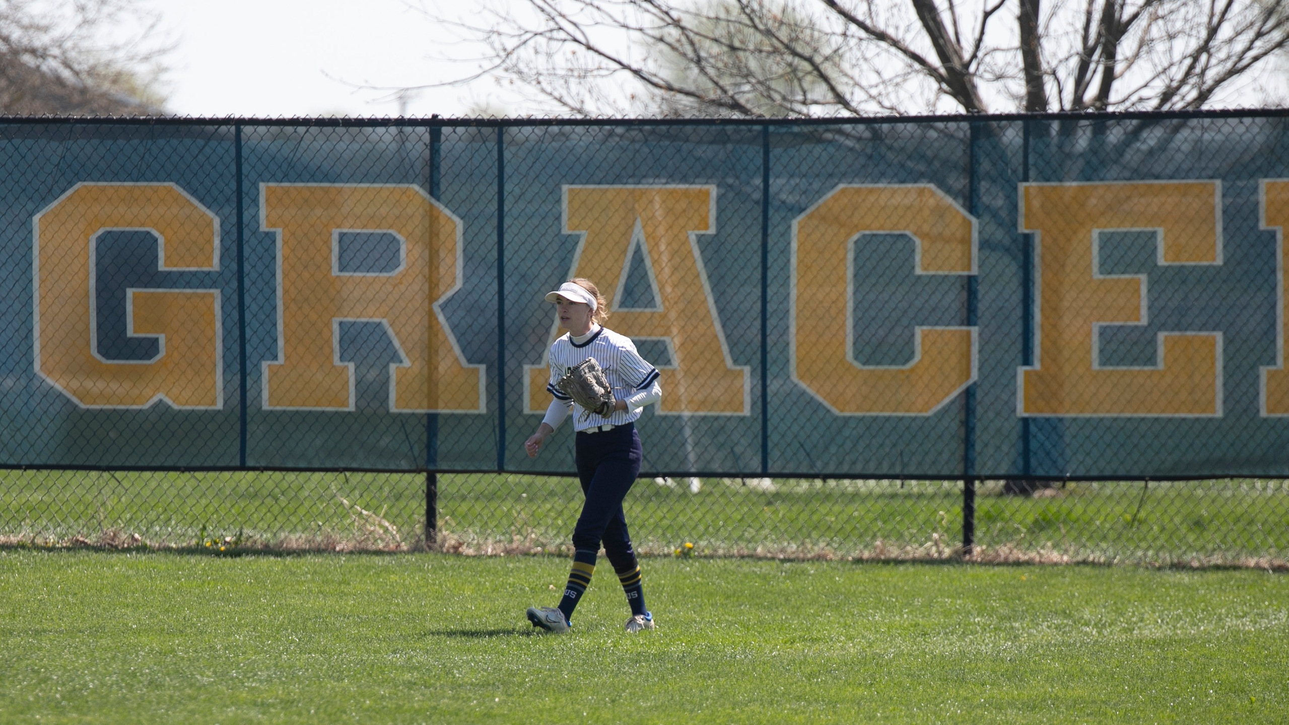 Graceland Softball Sweeps Arlington Baptist to Open Season