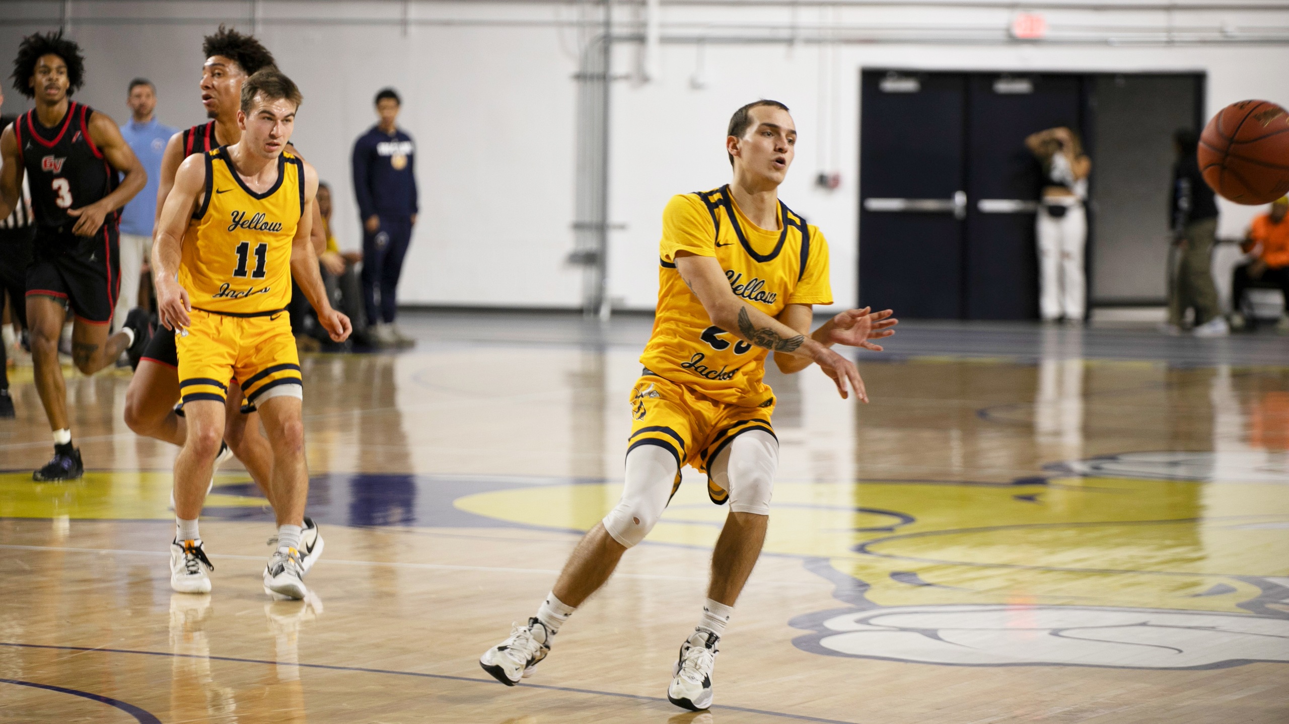 No. 25 Graceland Suffers First Loss of the Season in Heartbreaker at Grand View