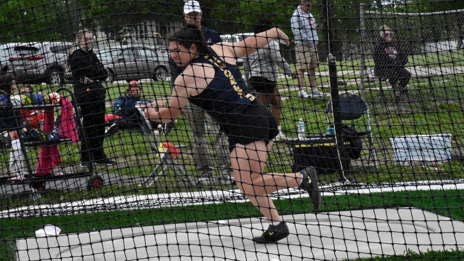 Women's Outdoor Track and Field Took on the Concordia Twilight