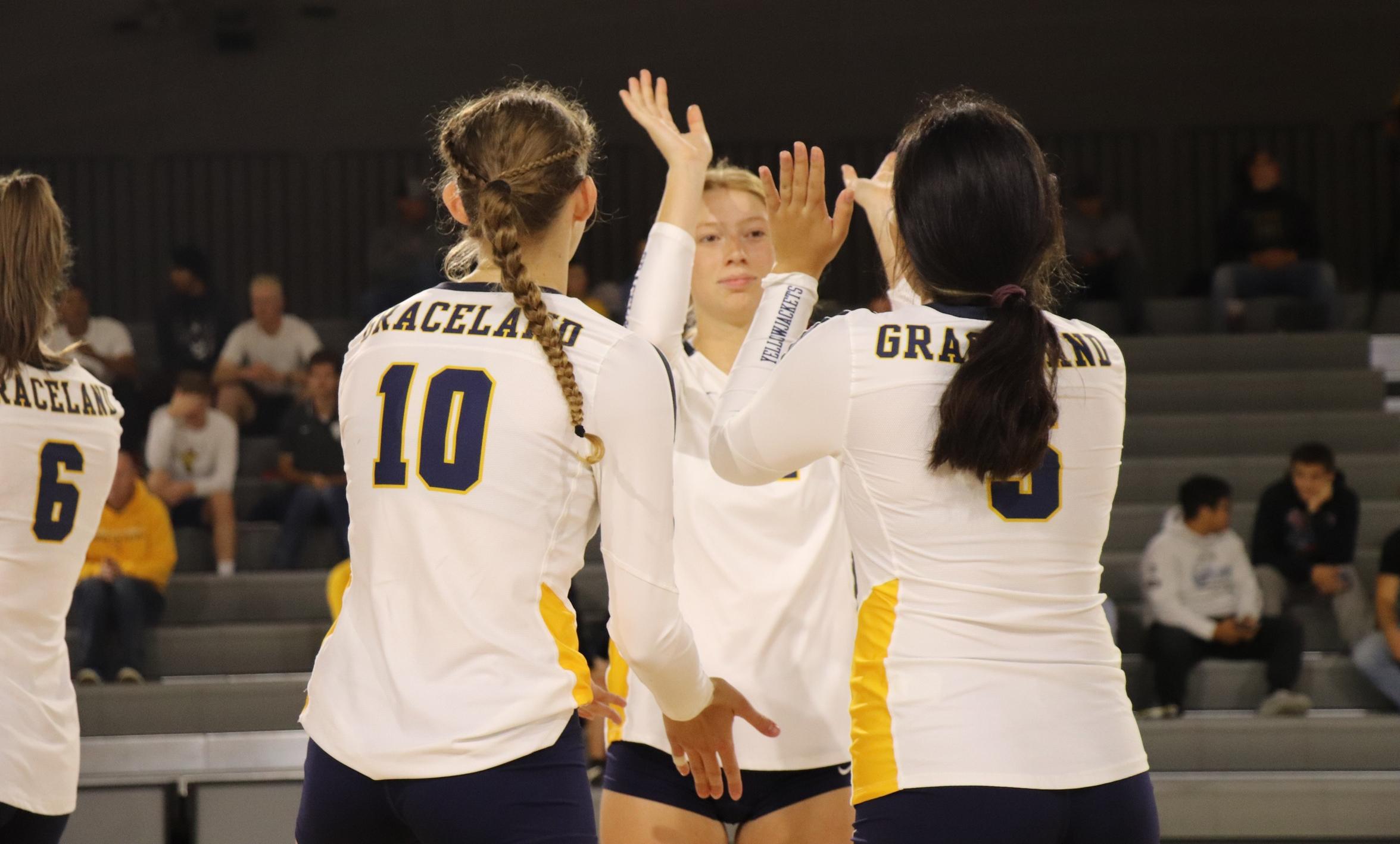 Women&rsquo;s Volleyball Take Home Conference Win Over Pride.