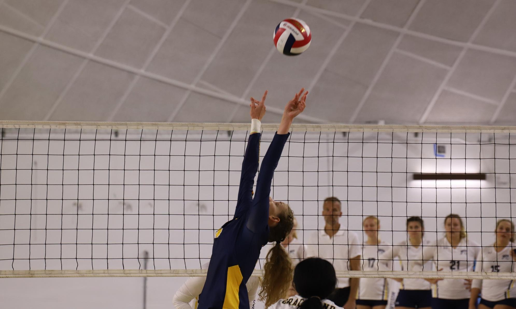 Women's Volleyball Swept by Vikings