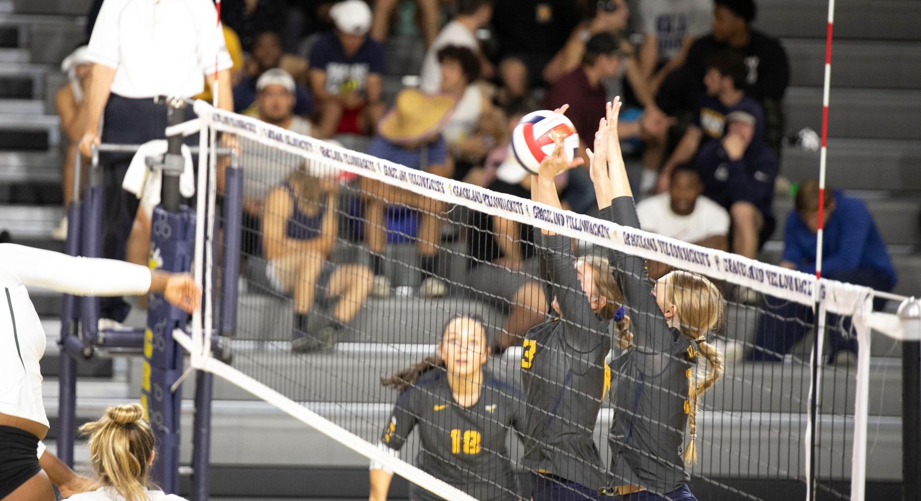Women&rsquo;s Volleyball Stopped by Grand View