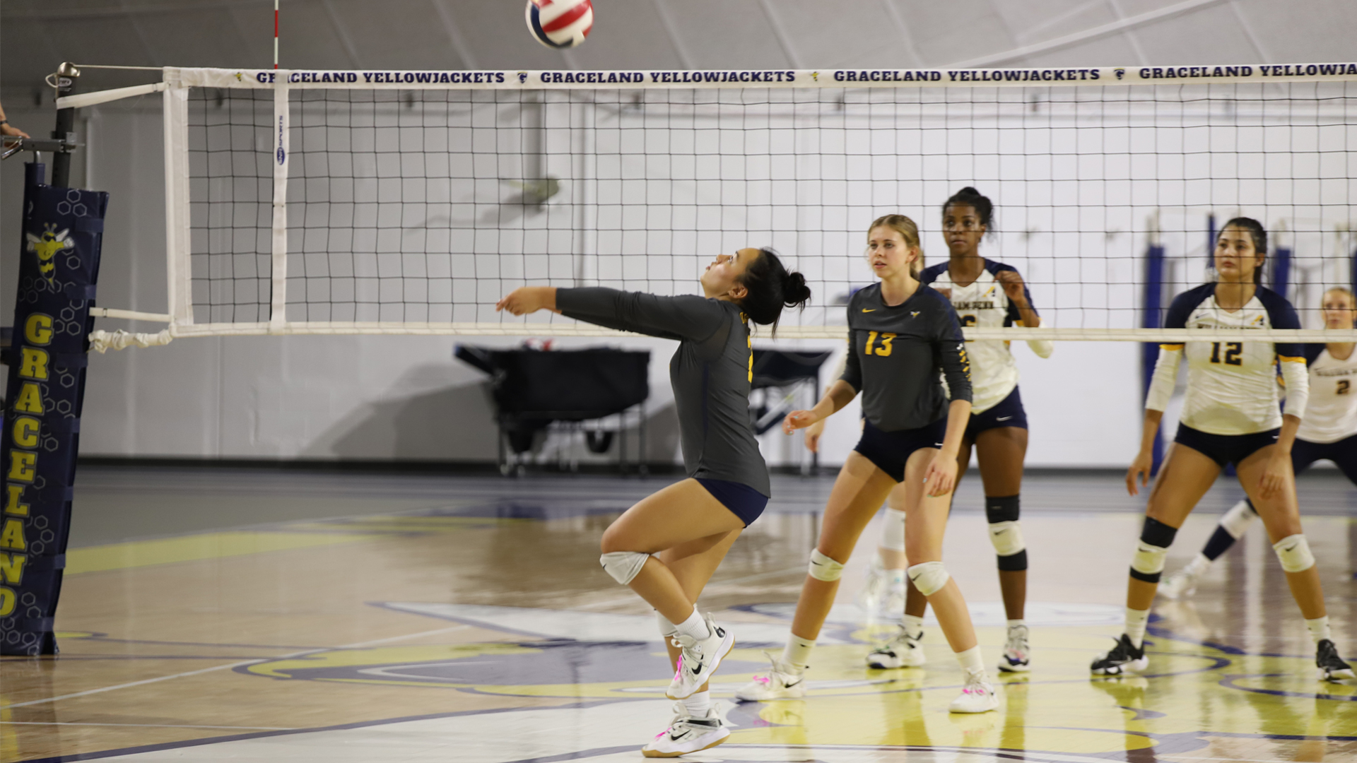 Women&rsquo;s Volleyball Takes Down William Penn in Fifth Set Match Comeback