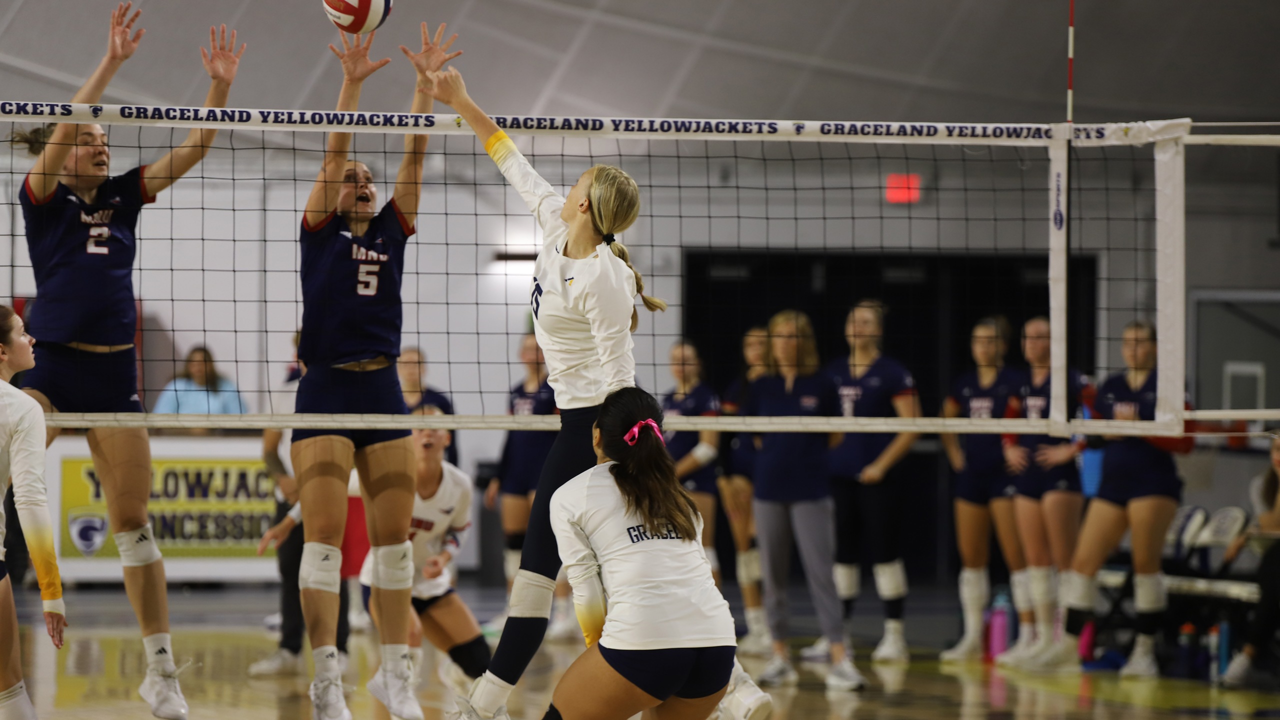 Yellowjacket Volleyball Falls to Clarke in Straight Sets