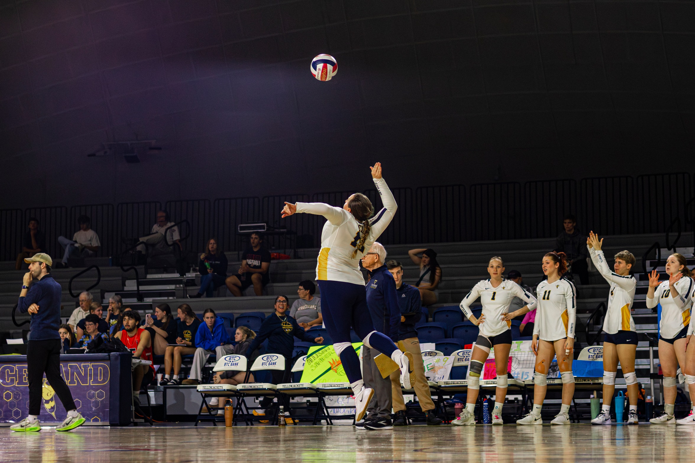 Graceland Women's Volleyball Battles in Three-Set Loss to Benedictine